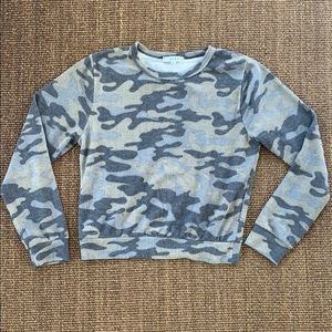 Gaze camo sweatshirt size small